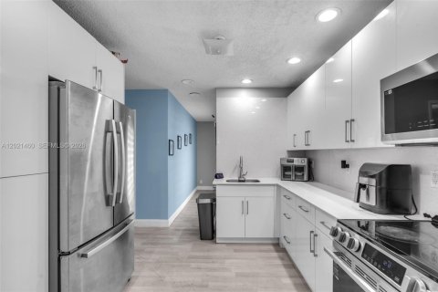 Casa en venta en Margate, Florida, 3 dormitorios, 153.75 m2 № 2186068 - foto 5