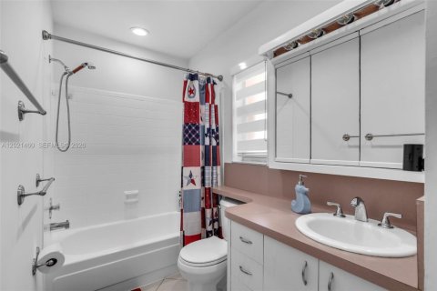 Casa en venta en Margate, Florida, 3 dormitorios, 153.75 m2 № 2186068 - foto 10