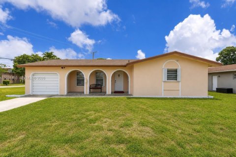 Casa en venta en Margate, Florida, 3 dormitorios, 153.75 m2 № 2186068 - foto 2