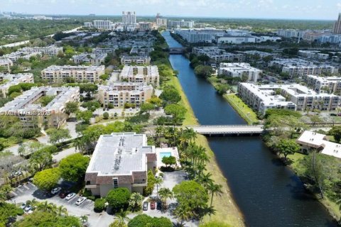 Copropriété à vendre à Miami, Floride: 1 chambre, 65.96 m2 № 2015949 - photo 24