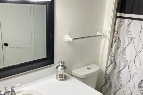 Copropriété à vendre à Miami, Floride: 1 chambre, 65.96 m2 № 2015949 - photo 13