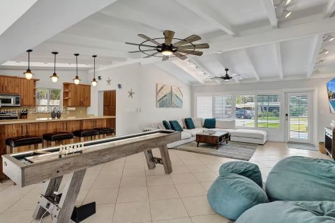 House in Fort Lauderdale, Florida 3 bedrooms, 146.04 sq.m. № 1982804 - photo 14