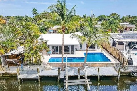 House in Fort Lauderdale, Florida 3 bedrooms, 146.04 sq.m. № 1982804