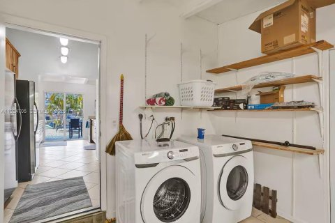 House in Fort Lauderdale, Florida 3 bedrooms, 146.04 sq.m. № 1982804 - photo 10