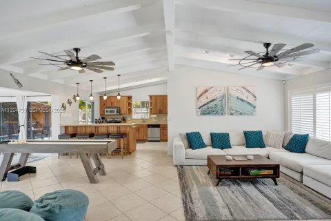 House in Fort Lauderdale, Florida 3 bedrooms, 146.04 sq.m. № 1982804 - photo 15