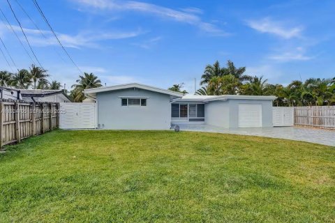 House in Fort Lauderdale, Florida 3 bedrooms, 146.04 sq.m. № 1982804 - photo 5