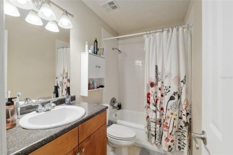 Condo in Gainesville, Florida, 3 bedrooms  № 1583343 - photo 19