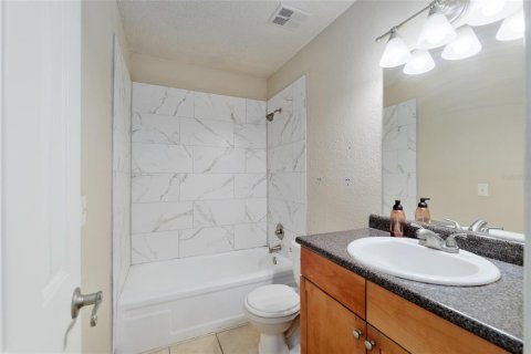 Condo in Gainesville, Florida, 3 bedrooms  № 1583343 - photo 16