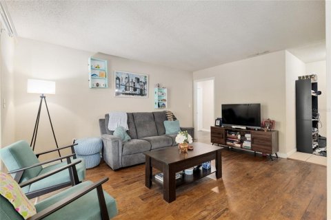 Condo in Gainesville, Florida, 3 bedrooms  № 1583343 - photo 2