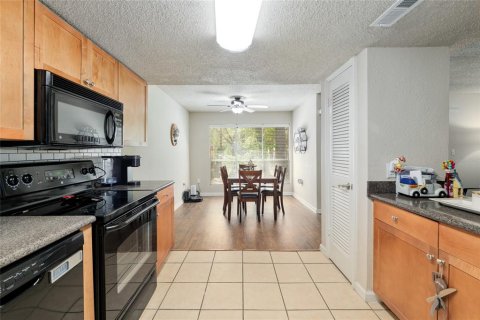 Condo in Gainesville, Florida, 3 bedrooms  № 1583343 - photo 9