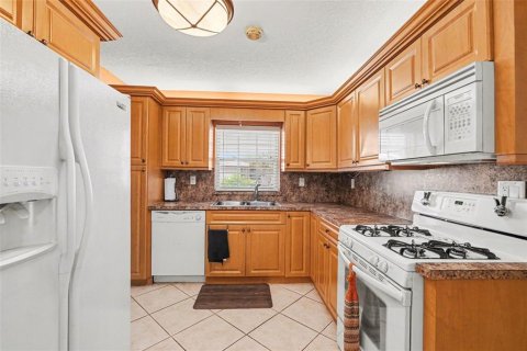 Casa en venta en Tampa, Florida, 3 dormitorios, 109.07 m2 № 2093973 - foto 5
