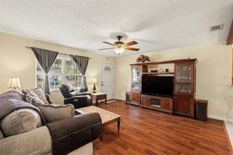 Casa en venta en Tampa, Florida, 3 dormitorios, 109.07 m2 № 2093973 - foto 4