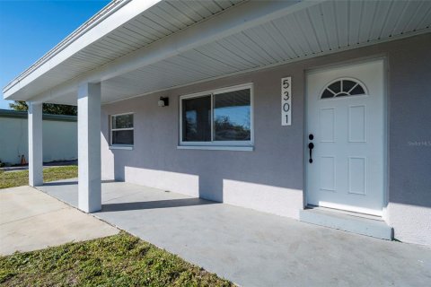 Villa ou maison à Pinellas Park, Floride 2 chambres, 80.27 m2 № 2122692