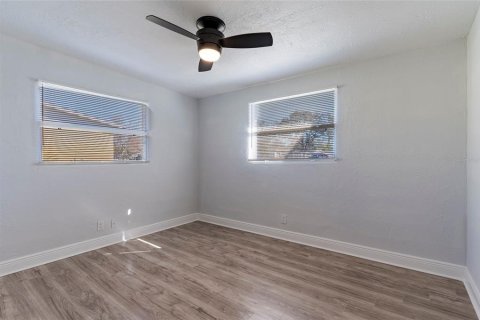 House in Pinellas Park, Florida 2 bedrooms, 80.27 sq.m. № 2122692 - photo 10