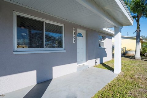 House in Pinellas Park, Florida 2 bedrooms, 80.27 sq.m. № 2122692 - photo 3