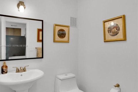 Adosado en venta en Doral, Florida, 2 dormitorios, 148.64 m2 № 2000754 - foto 10