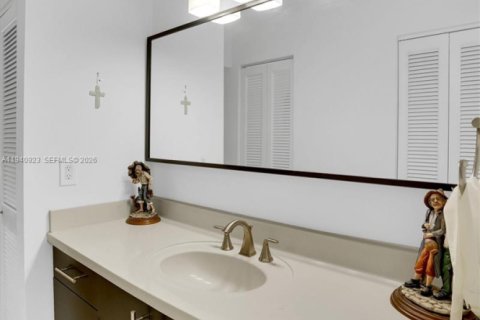 Adosado en venta en Doral, Florida, 2 dormitorios, 148.64 m2 № 2000754 - foto 26