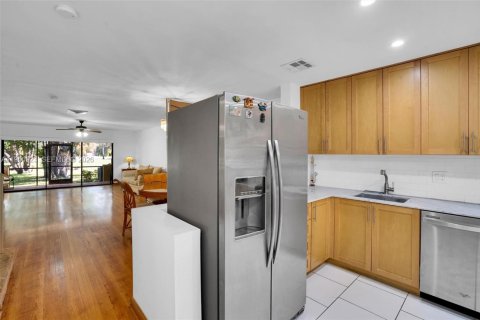 Adosado en venta en Doral, Florida, 2 dormitorios, 148.64 m2 № 2000754 - foto 5