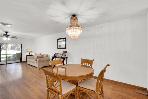 Adosado en venta en Doral, Florida, 2 dormitorios, 148.64 m2 № 2000754 - foto 12