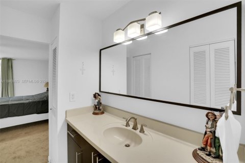 Adosado en venta en Doral, Florida, 2 dormitorios, 148.64 m2 № 2000754 - foto 25