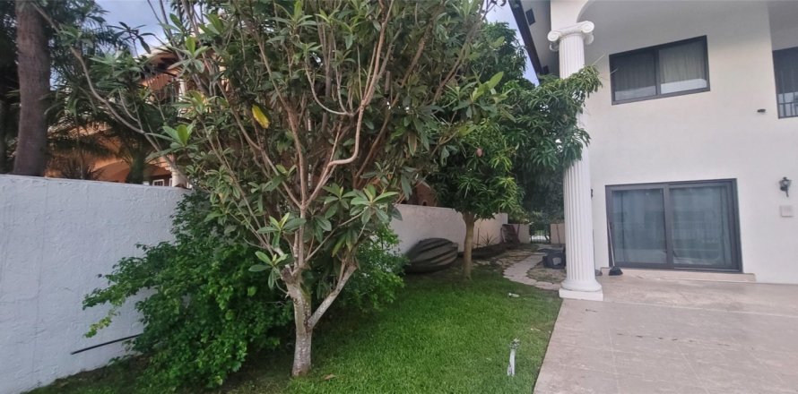 House in Boca Raton, Florida 4 bedrooms, 289.3 sq.m. № 1188809
