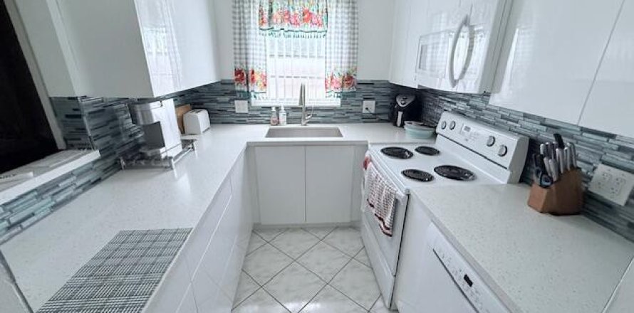 Кондоминиум с 3 комнатами в Дирфилд-Бич, Флорида № 2146926