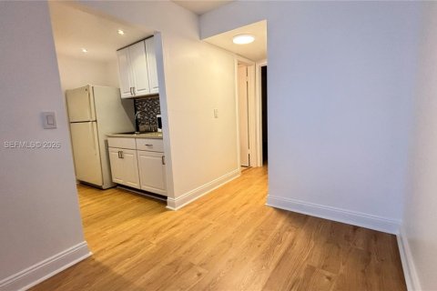 Купить кондоминиум в Уэст-Палм-Бич, Флорида 1 спальня, 49.42м2, № 1996915 - фото 11