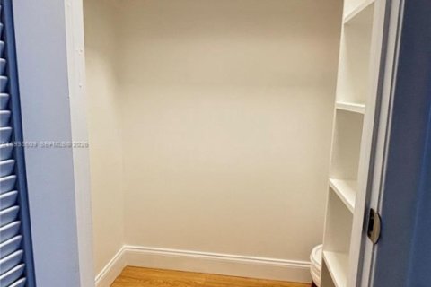 Condo in West Palm Beach, Florida, 1 bedroom  № 1996915 - photo 22