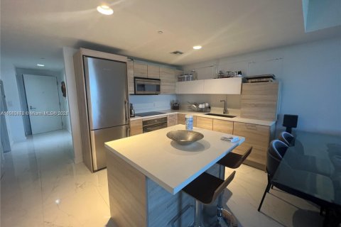 Condo in North Miami Beach, Florida, 1 bedroom  № 2412851 - photo 2