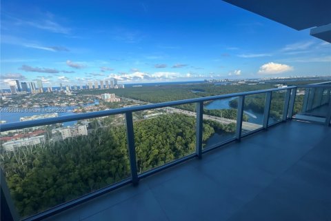 Condo in North Miami Beach, Florida, 1 bedroom  № 2412851 - photo 3