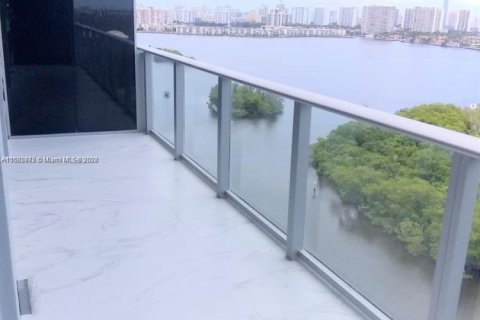 Condo in North Miami Beach, Florida, 1 bedroom  № 2412851 - photo 17