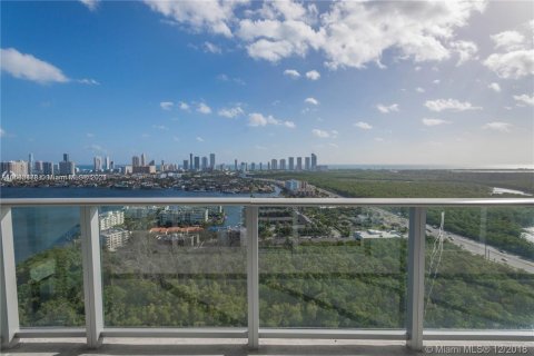 Condo in North Miami Beach, Florida, 1 bedroom  № 2412851 - photo 7