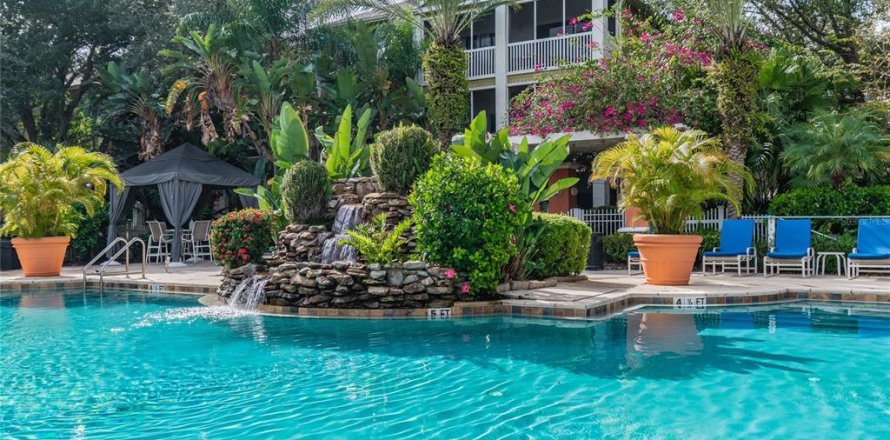 Condo à Tampa, Floride, 2 chambres  № 2432712