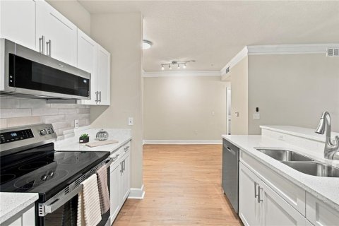 Copropriété à vendre à Tampa, Floride: 2 chambres, 107.58 m2 № 2432712 - photo 18