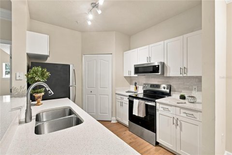 Copropriété à vendre à Tampa, Floride: 2 chambres, 107.58 m2 № 2432712 - photo 17