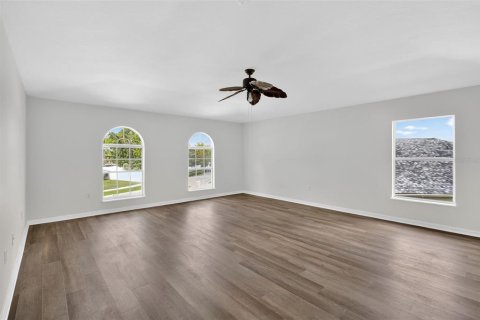 House in Auburndale, Florida 4 bedrooms, 281.77 sq.m. № 1894994 - photo 22