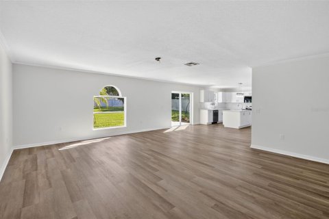 House in Auburndale, Florida 4 bedrooms, 281.77 sq.m. № 1894994 - photo 17