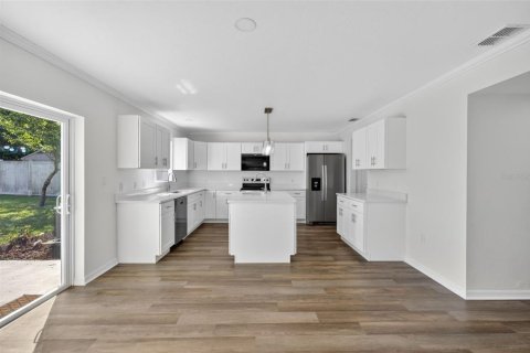 House in Auburndale, Florida 4 bedrooms, 281.77 sq.m. № 1894994 - photo 8