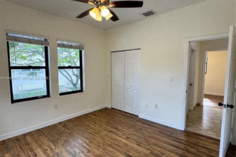 Apartment in Hollywood, Florida 2 bedrooms, 83.61 sq.m. № 2001952 - photo 10