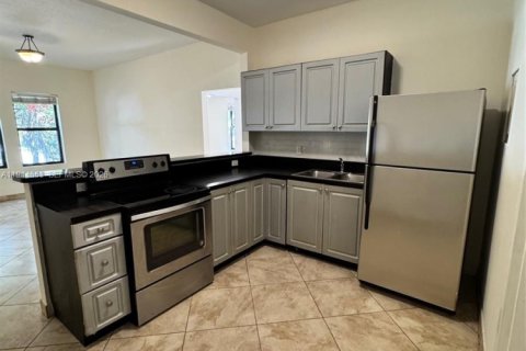 Apartment in Hollywood, Florida 2 bedrooms, 83.61 sq.m. № 2001952 - photo 5