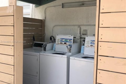 Apartment in Hollywood, Florida 2 bedrooms, 83.61 sq.m. № 2001952 - photo 21