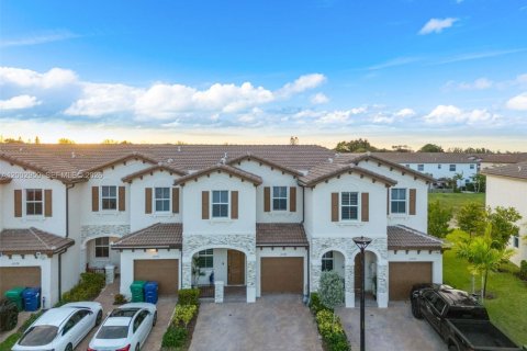 Townhouse in Miami, Florida 3 bedrooms, 157.47 sq.m. № 2066458 - photo 28