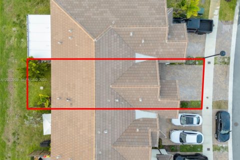 Townhouse in Miami, Florida 3 bedrooms, 157.47 sq.m. № 2066458 - photo 27