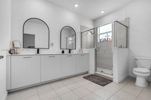 Townhouse in Miami, Florida 3 bedrooms, 157.47 sq.m. № 2066458 - photo 14