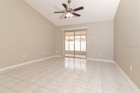 Villa ou maison à louer à Orlando, Floride: 3 chambres, 116.87 m2 № 2408090 - photo 4