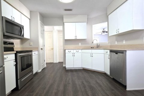 House in Gainesville, Florida 3 bedrooms, 138.89 sq.m. № 2200368 - photo 13