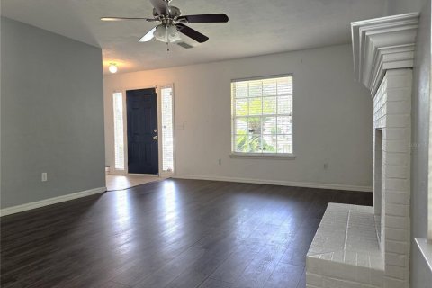House in Gainesville, Florida 3 bedrooms, 138.89 sq.m. № 2200368 - photo 5
