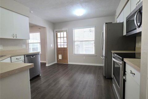 House in Gainesville, Florida 3 bedrooms, 138.89 sq.m. № 2200368 - photo 15