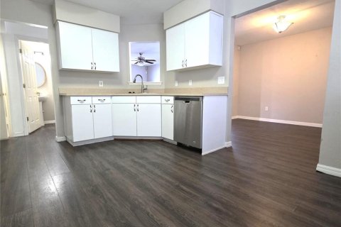 House in Gainesville, Florida 3 bedrooms, 138.89 sq.m. № 2200368 - photo 14