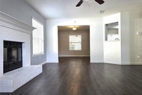 House in Gainesville, Florida 3 bedrooms, 138.89 sq.m. № 2200368 - photo 8